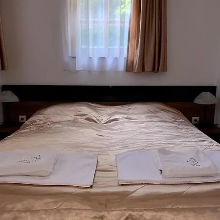 Vadaszhaz Hotel Szelcepuszta